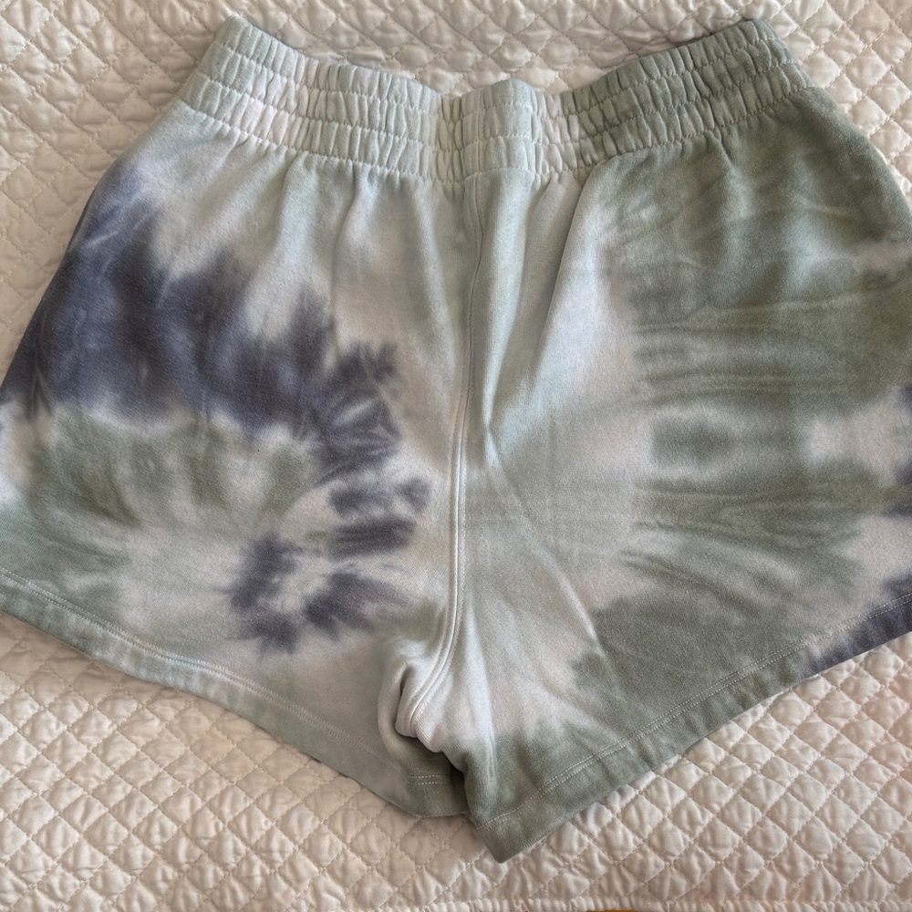 Women’s Abercrombie & Fitch Tie-Dye Women's Shorts - Picture 4 of 4